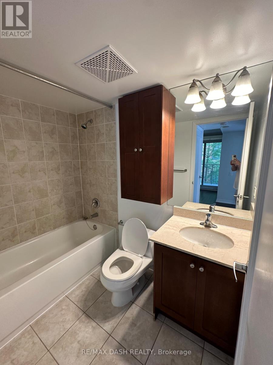 207 - 60 St Clair Avenue W, Toronto, Ontario  M4V 1M7 - Photo 9 - C12528442