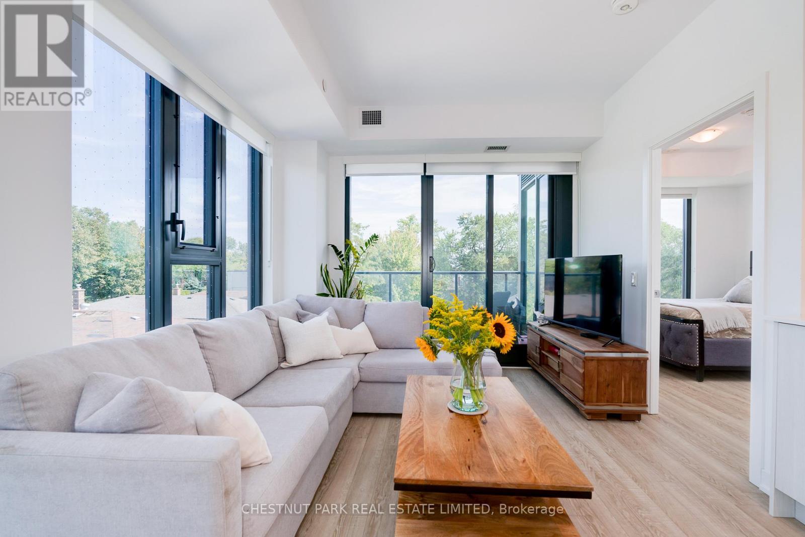 406 - 250 Lawrence Avenue W, Toronto, Ontario  M5M 1B1 - Photo 2 - C12528500