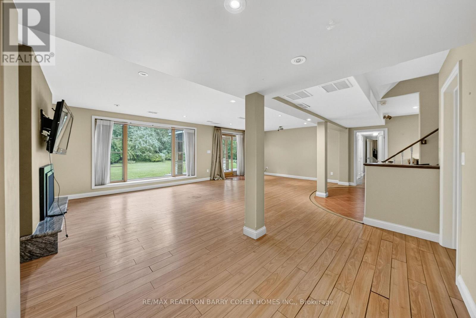 11 Tudor Gate, Toronto, Ontario  M2L 1N3 - Photo 21 - C12413325