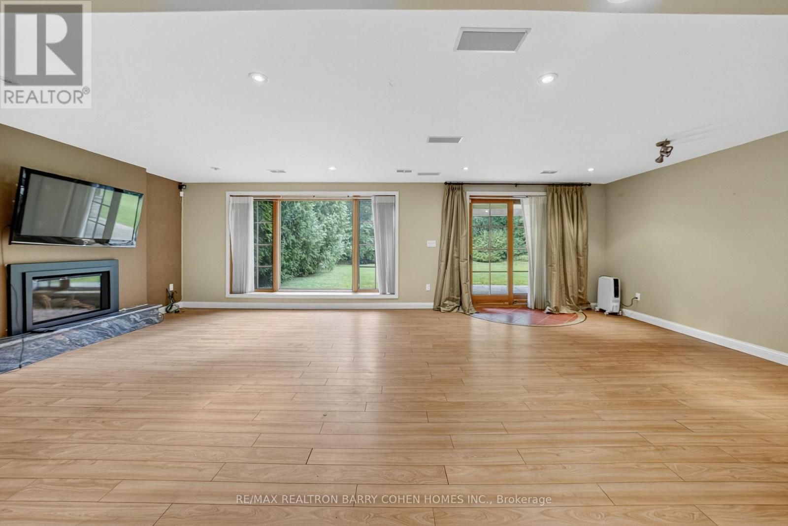 11 Tudor Gate, Toronto, Ontario  M2L 1N3 - Photo 20 - C12413325