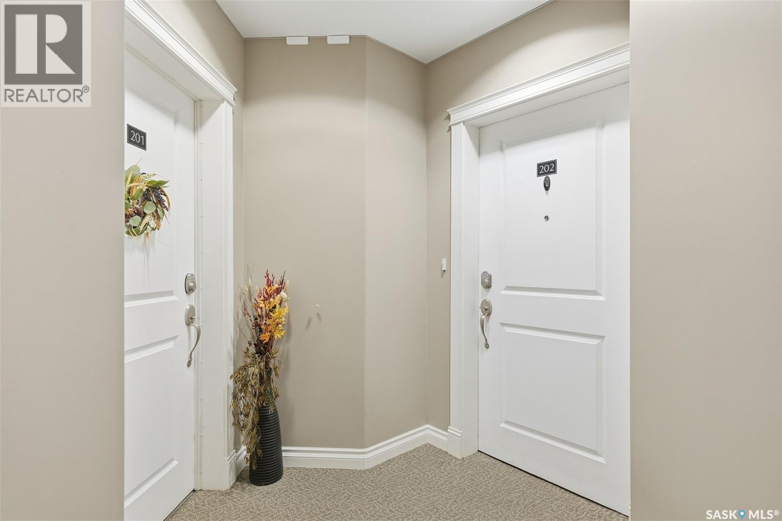 202 110 Armistice Way, Saskatoon, Saskatchewan  S7J 5L8 - Photo 4 - SK023696