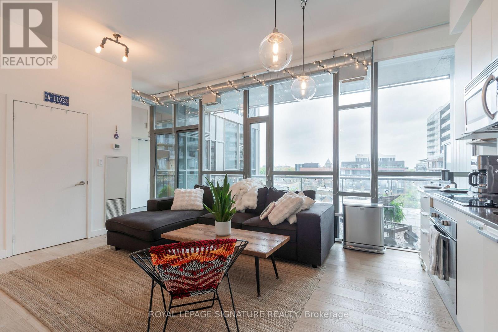 512 - 625 Queen Street E, Toronto, Ontario  M4M 1G7 - Photo 3 - E12528298