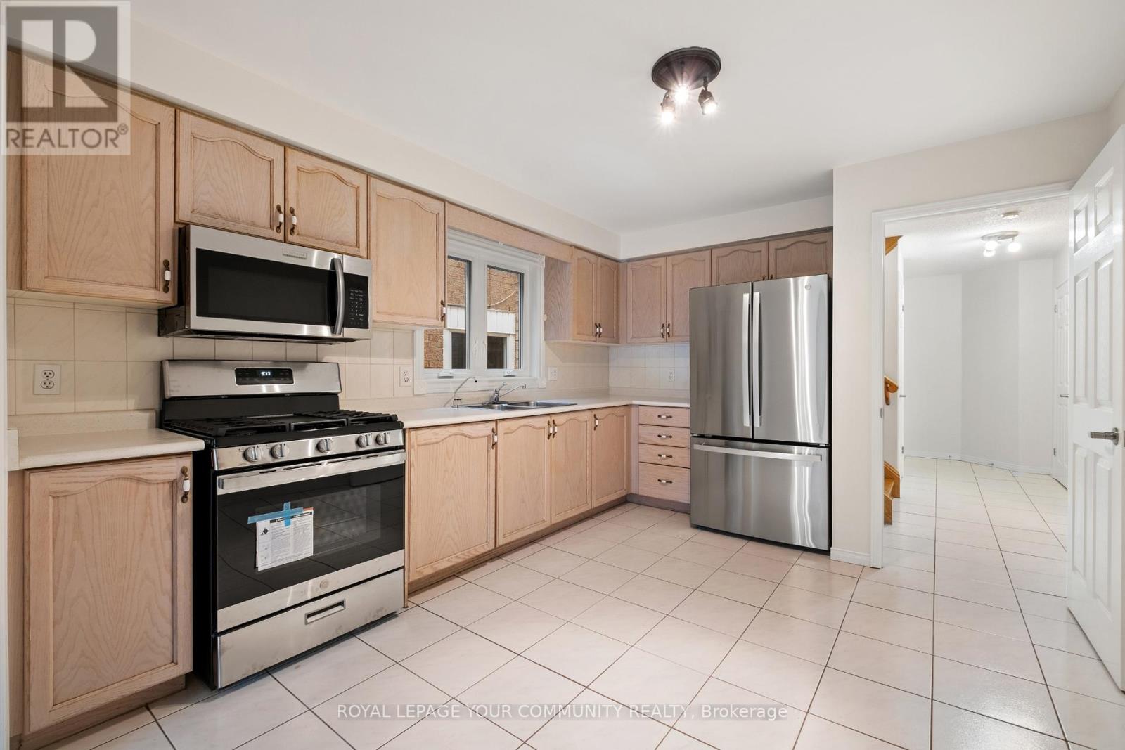 58 Deanscroft Square, Toronto, Ontario  M1E 4W9 - Photo 11 - E12528430