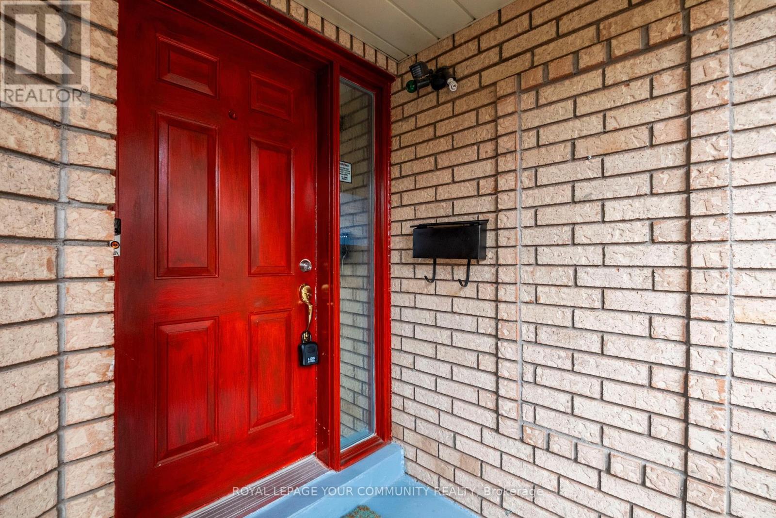 58 Deanscroft Square, Toronto, Ontario  M1E 4W9 - Photo 3 - E12528430