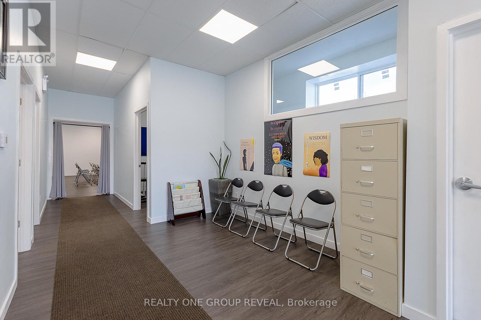 524 Simcoe Street S, Oshawa, Ontario  L1H 4J8 - Photo 4 - E12528488