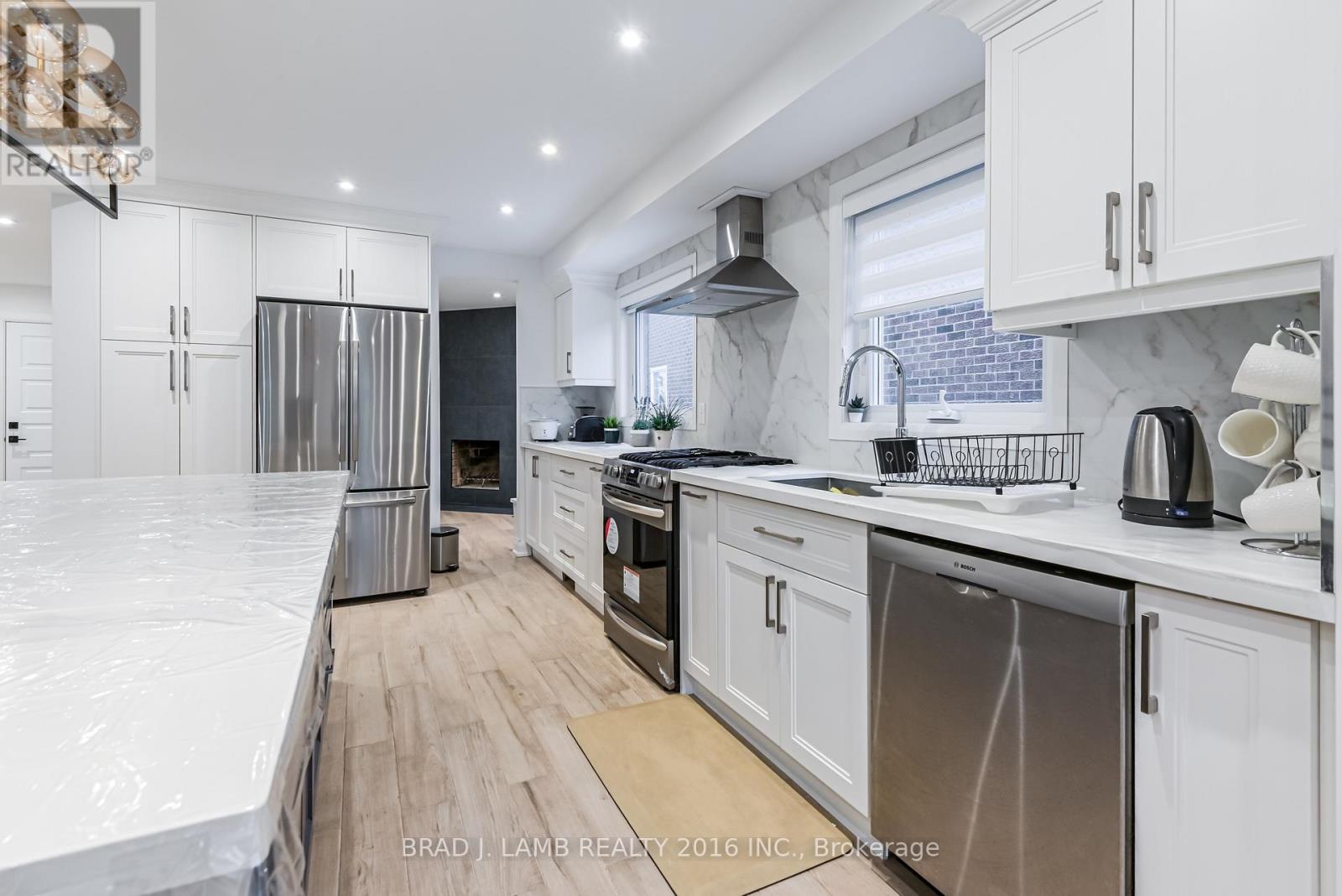 Bed 2 - 54 Campbell Avenue, Vaughan, Ontario  L4J 4Y7 - Photo 13 - N12528254