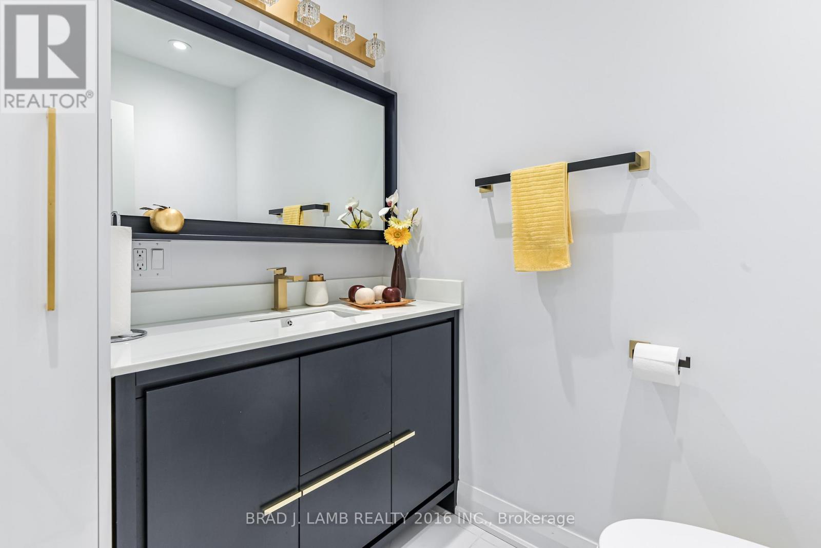 Bed 2 - 54 Campbell Avenue, Vaughan, Ontario  L4J 4Y7 - Photo 21 - N12528254