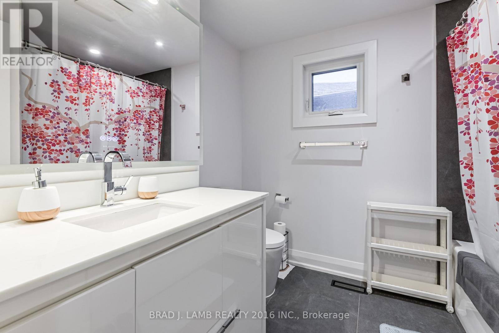 Bed 2 - 54 Campbell Avenue, Vaughan, Ontario  L4J 4Y7 - Photo 26 - N12528254