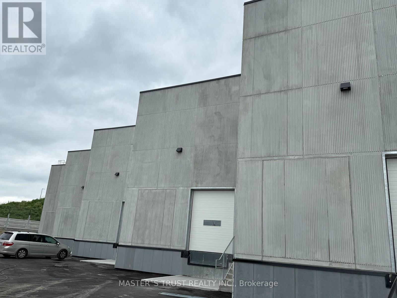 3 - 32 Don Hillock Drive, Aurora, Ontario  L4G 0H6 - Photo 6 - N12528282