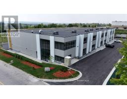 3 - 32 DON HILLOCK DRIVE, Aurora, Ontario