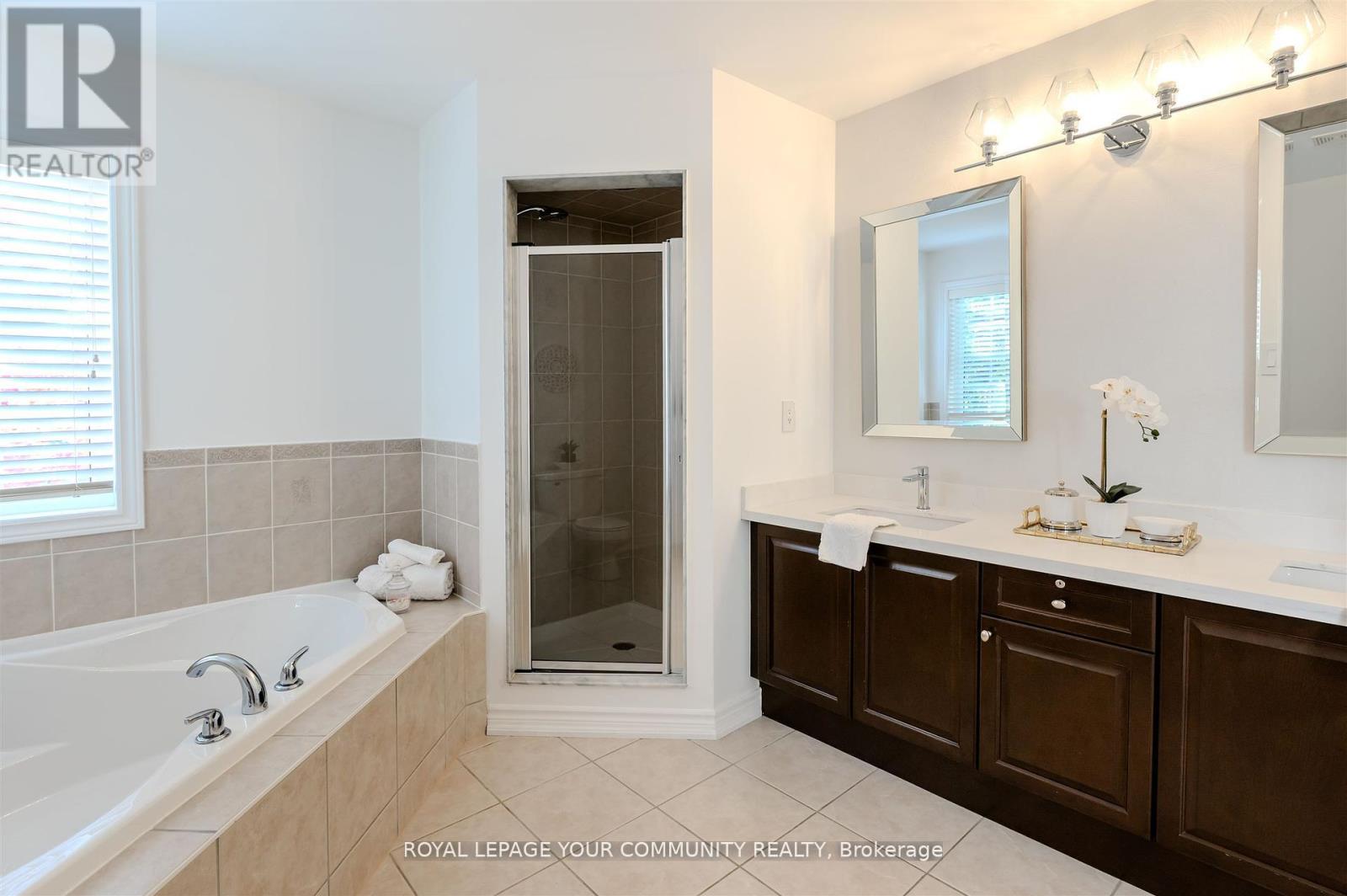 7 Sequin Drive, Richmond Hill, Ontario  L4E 0J3 - Photo 32 - N12528404