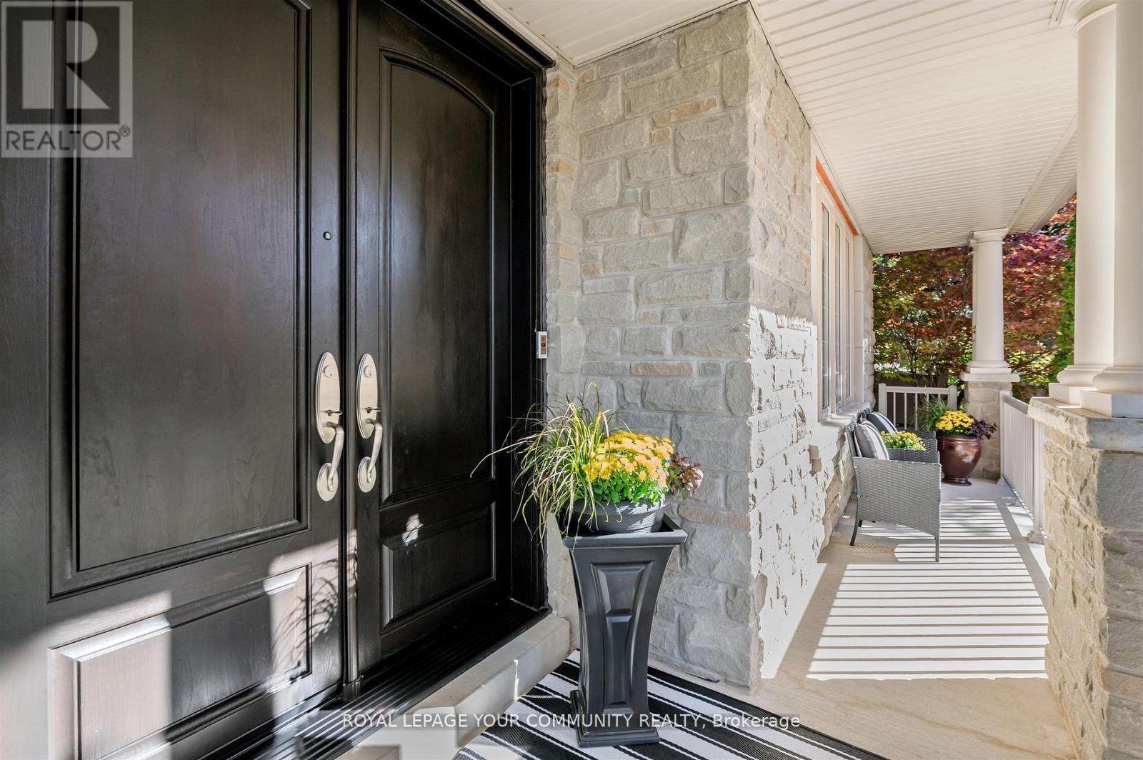 7 Sequin Drive, Richmond Hill, Ontario  L4E 0J3 - Photo 5 - N12528404