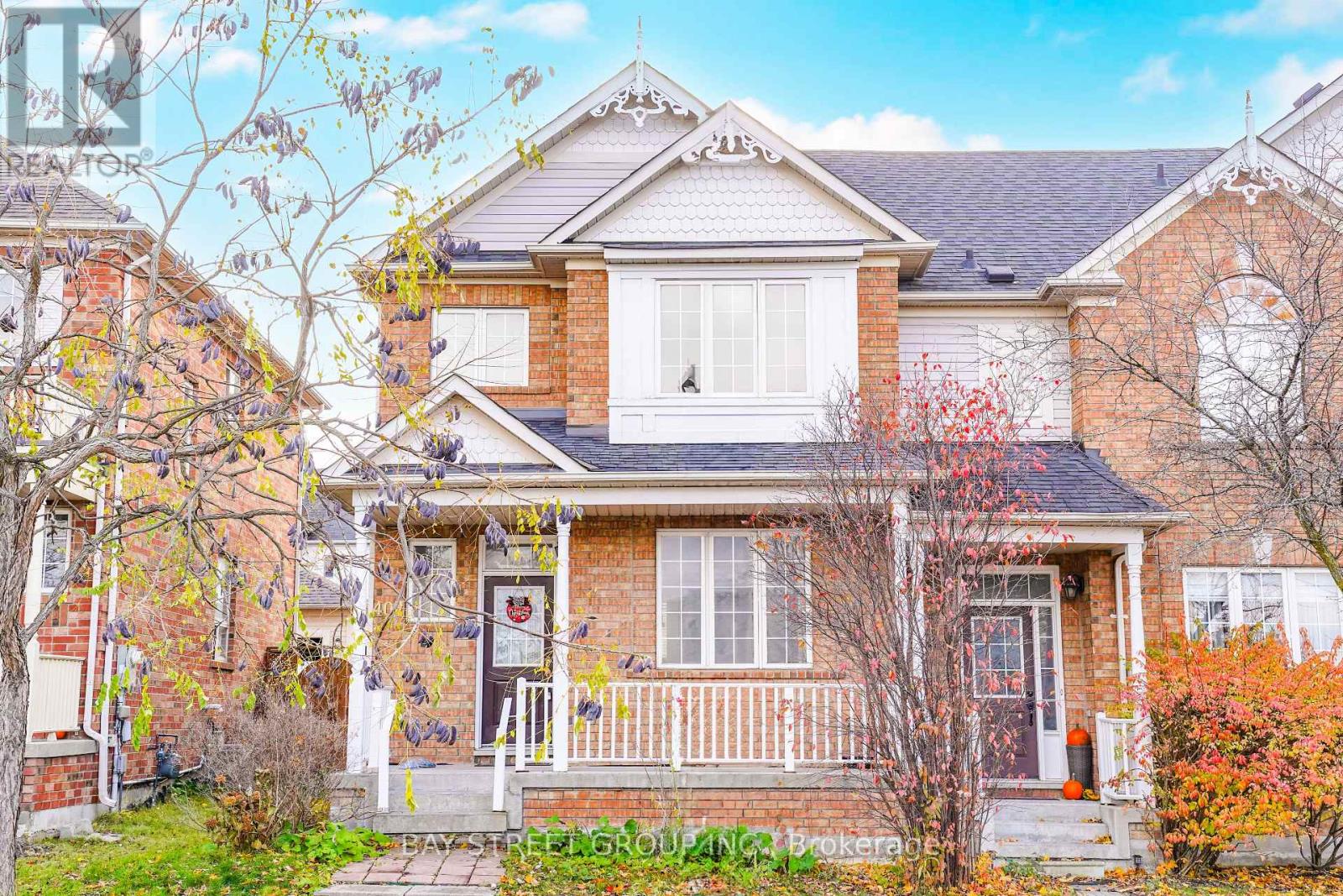 407 HOLLANDVIEW TRAIL, Aurora, Ontario