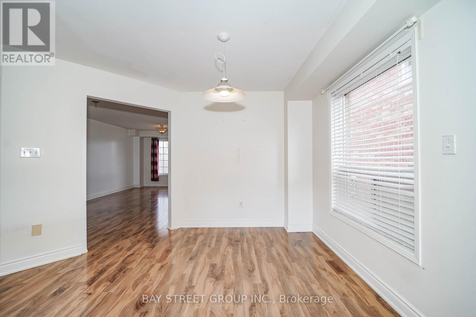 407 Hollandview Trail, Aurora, Ontario  L4G 7M6 - Photo 15 - N12528410