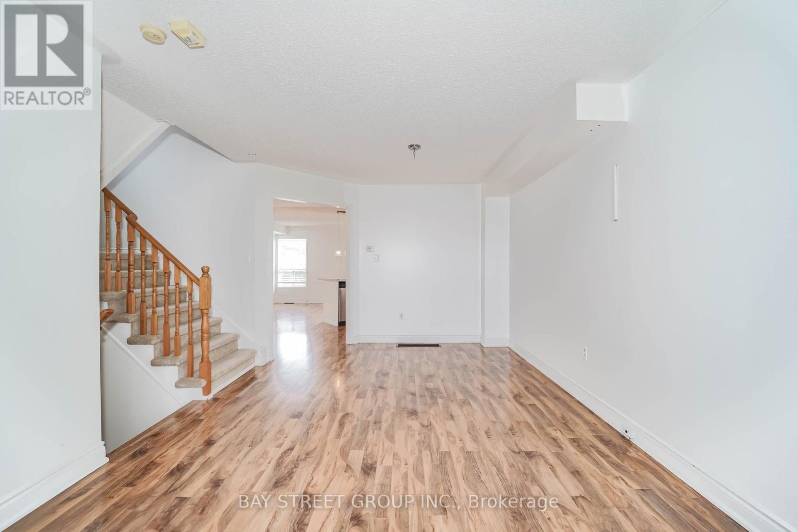 407 Hollandview Trail, Aurora, Ontario  L4G 7M6 - Photo 19 - N12528410