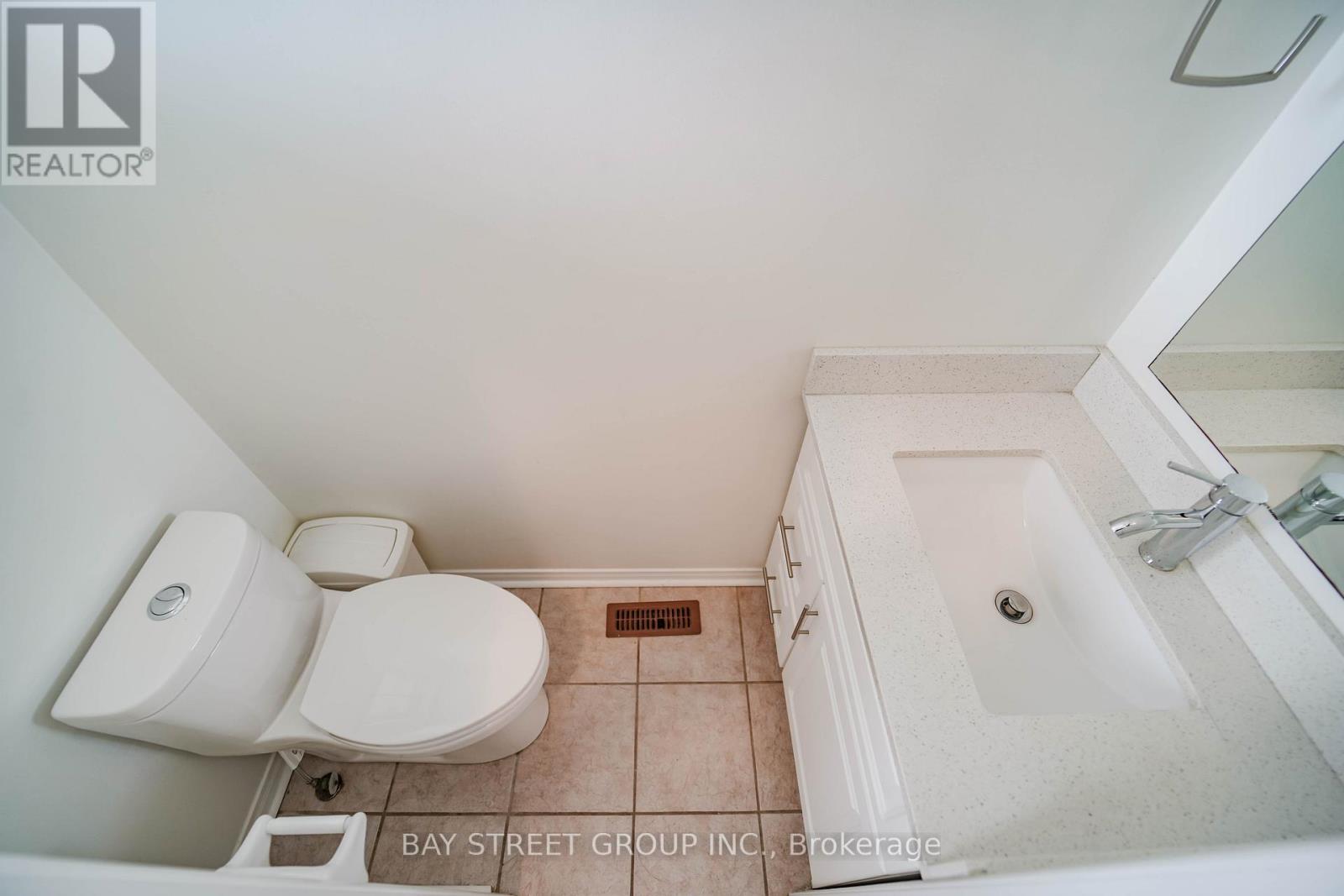 407 Hollandview Trail, Aurora, Ontario  L4G 7M6 - Photo 20 - N12528410