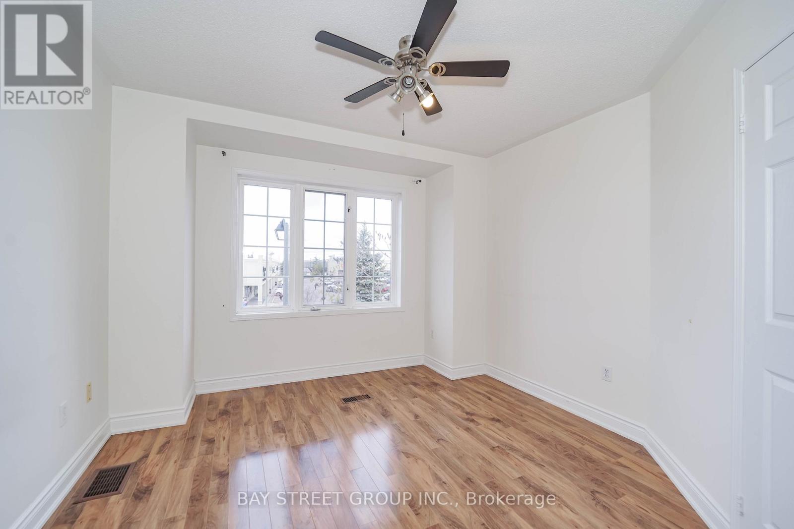 407 Hollandview Trail, Aurora, Ontario  L4G 7M6 - Photo 22 - N12528410