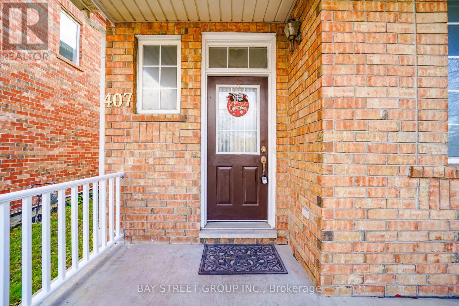 407 Hollandview Trail, Aurora, Ontario  L4G 7M6 - Photo 3 - N12528410