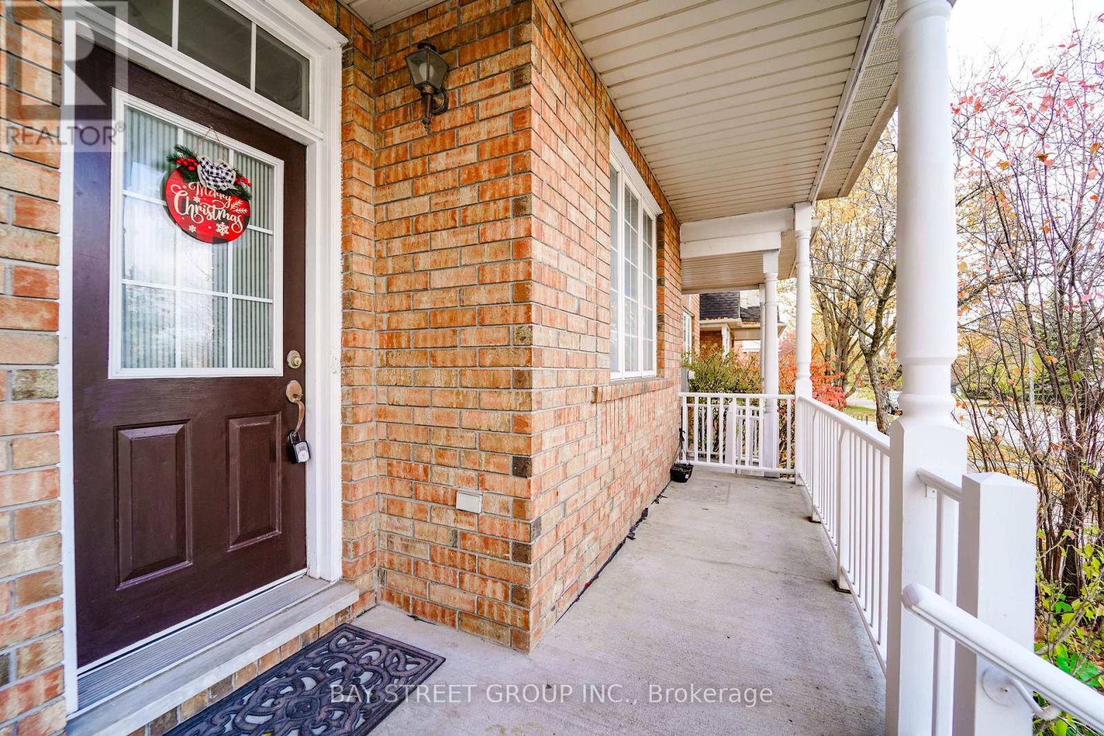 407 Hollandview Trail, Aurora, Ontario  L4G 7M6 - Photo 4 - N12528410