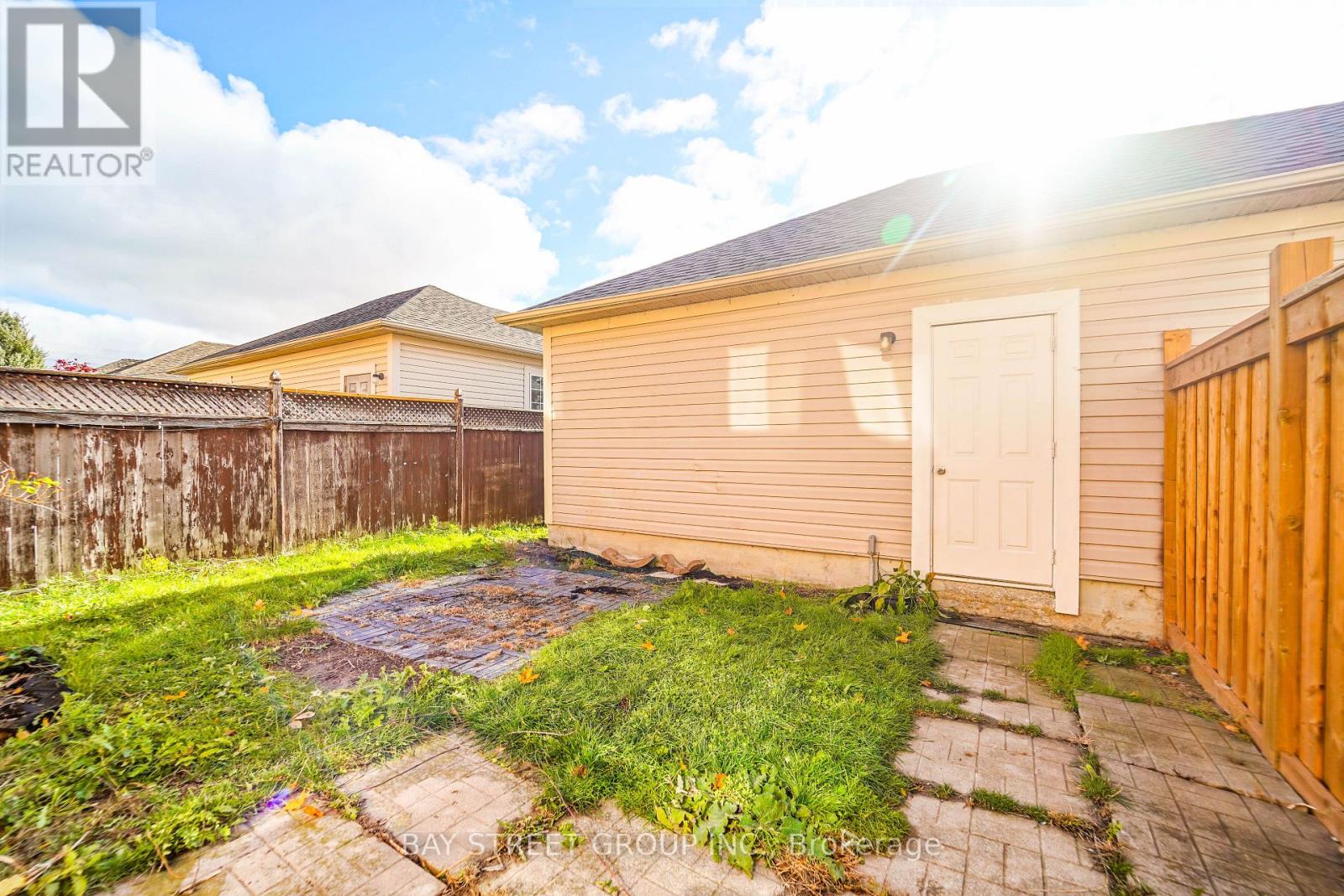 407 Hollandview Trail, Aurora, Ontario  L4G 7M6 - Photo 44 - N12528410