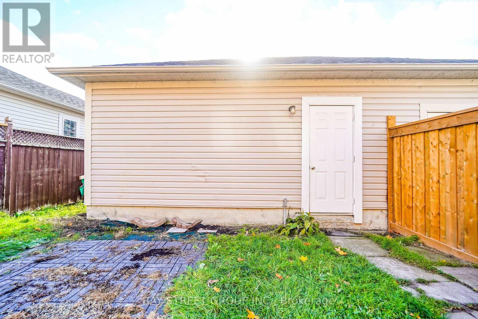 407 Hollandview Trail, Aurora, Ontario  L4G 7M6 - Photo 46 - N12528410