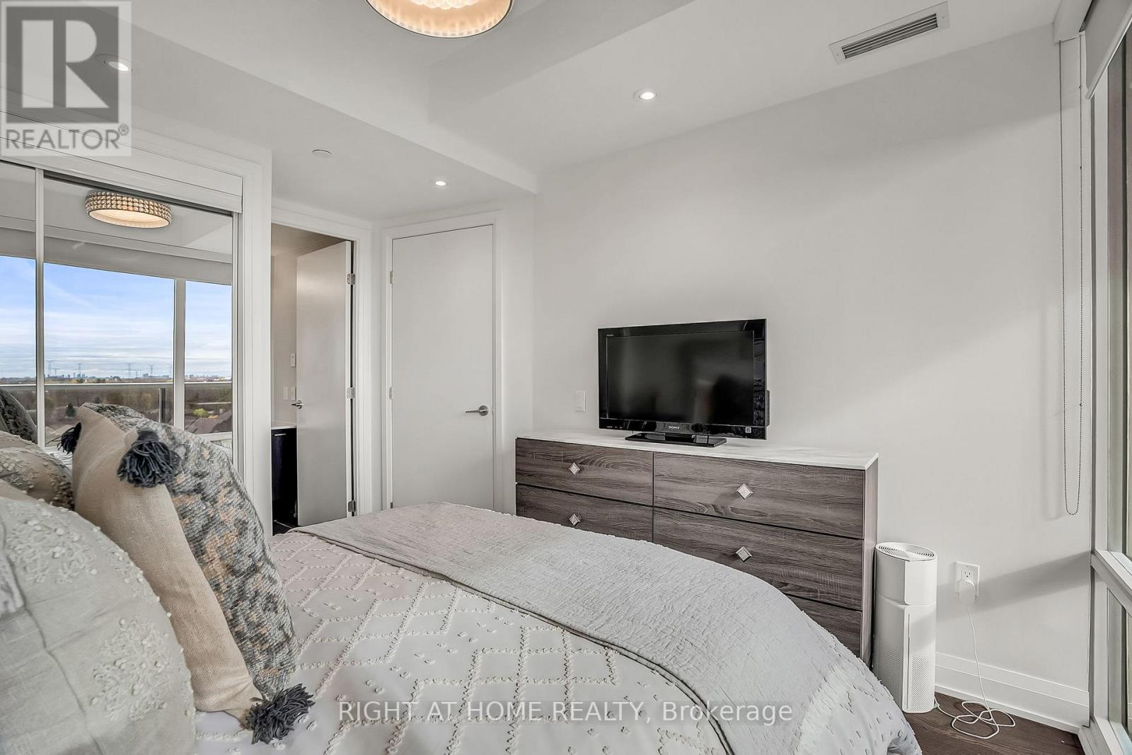 810 - 4800 Highway 7, Vaughan, Ontario  L4L 1H8 - Photo 24 - N12528434