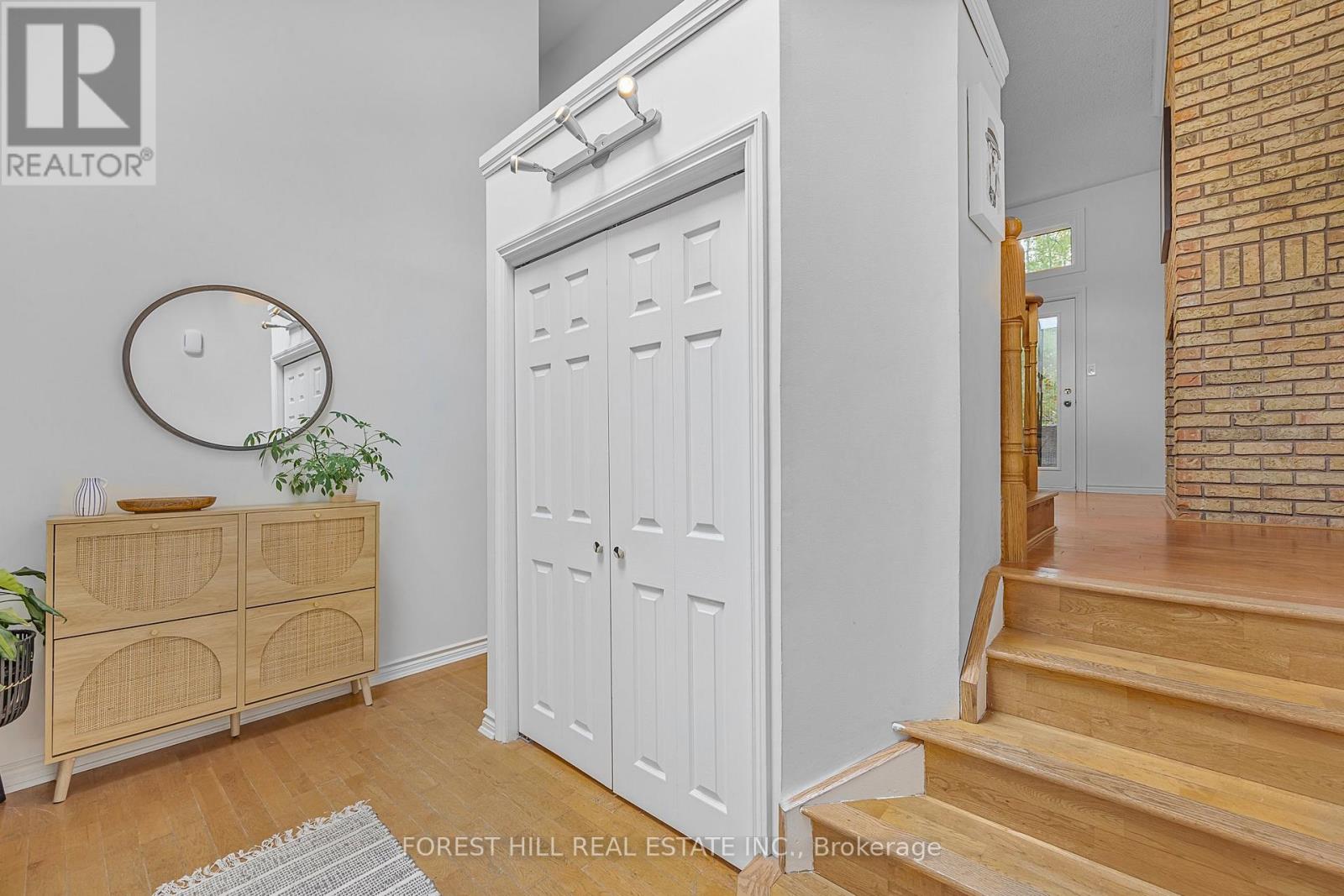 8 Frid Boulevard, Springwater, Ontario  L9X 0P5 - Photo 7 - S12408136