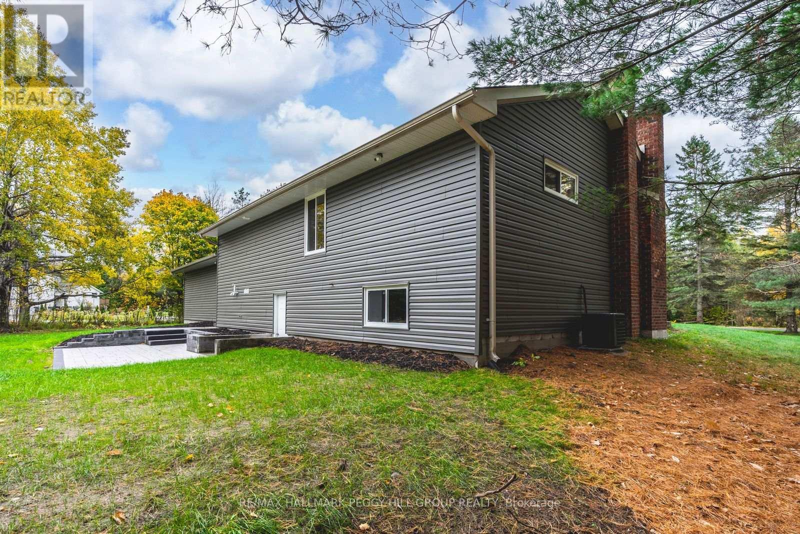 16 Hillview Crescent, Springwater, Ontario  L9X 1N4 - Photo 11 - S12528296