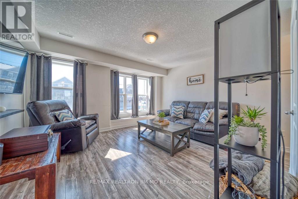 11 - 1 Leggott Avenue, Barrie, Ontario  L4M 0K7 - Photo 11 - S12528366