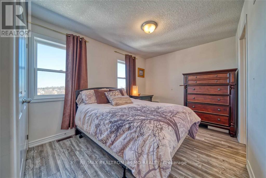 11 - 1 Leggott Avenue, Barrie, Ontario  L4M 0K7 - Photo 15 - S12528366