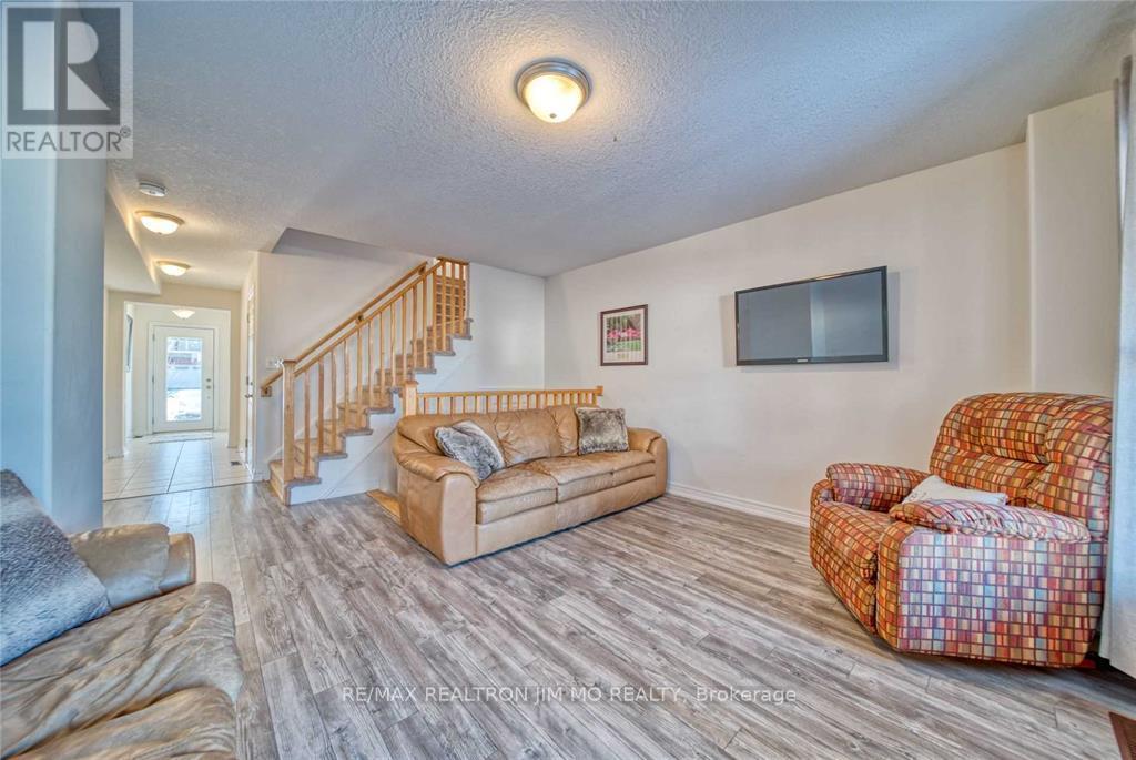 11 - 1 Leggott Avenue, Barrie, Ontario  L4M 0K7 - Photo 19 - S12528366