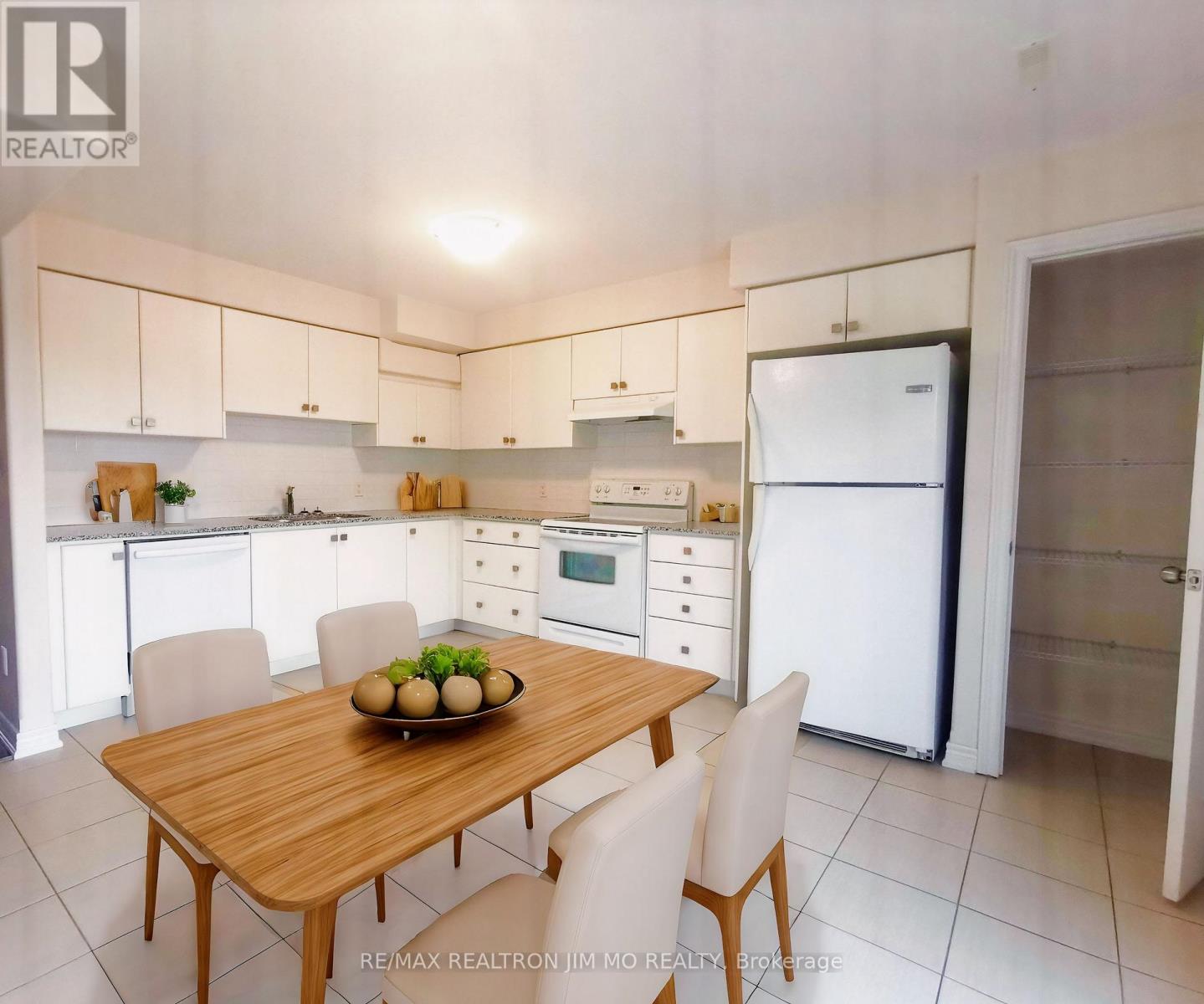 11 - 1 Leggott Avenue, Barrie, Ontario  L4M 0K7 - Photo 2 - S12528366