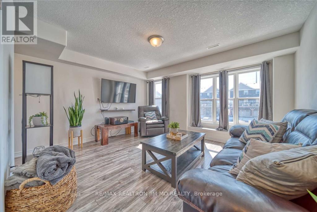 11 - 1 Leggott Avenue, Barrie, Ontario  L4M 0K7 - Photo 7 - S12528366