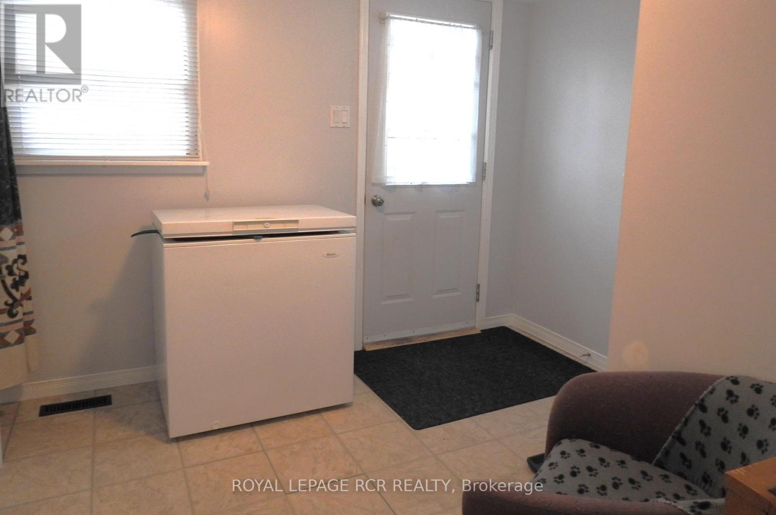 8 Fergushill Road, Oro-Medonte, Ontario  L3V 0P9 - Photo 4 - S12528428