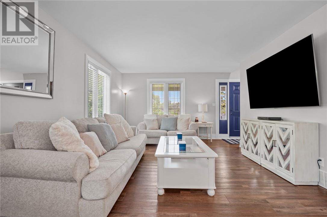 9262 Highway 17, Warren, Ontario P0H 2N0 - Photo 4 - 2125578