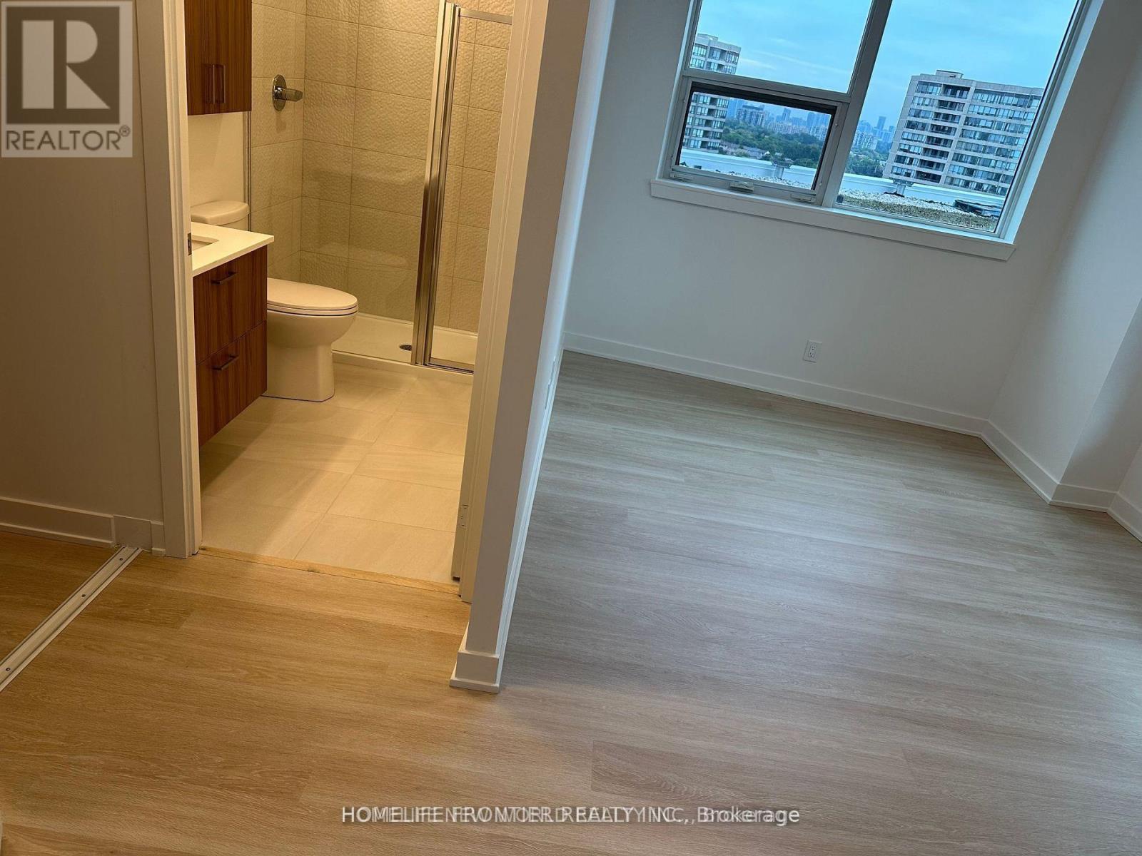 B802 - 50 Upper Mall Way, Vaughan (Brownridge), Ontario  L4J 0L7 - Photo 14 - N12383488