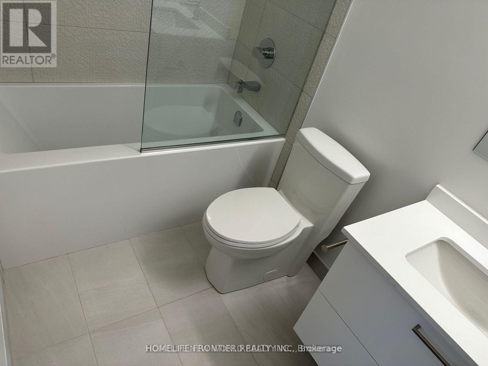 B802 - 50 Upper Mall Way, Vaughan (Brownridge), Ontario  L4J 0L7 - Photo 15 - N12383488