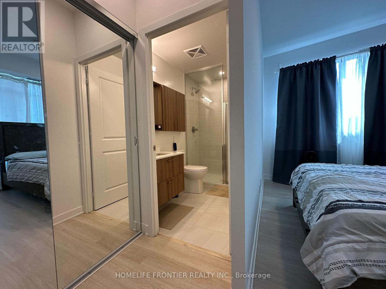 B802 - 50 Upper Mall Way, Vaughan (Brownridge), Ontario  L4J 0L7 - Photo 13 - N12383488