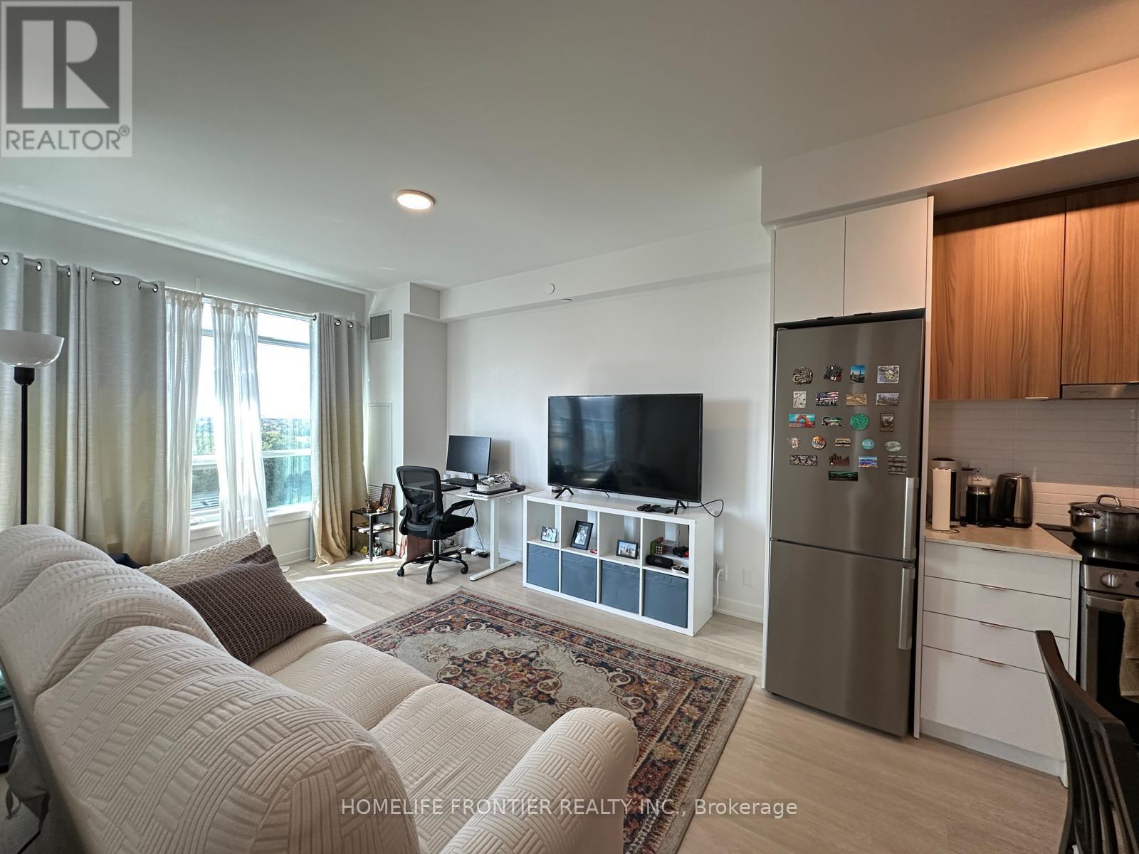 B802 - 50 Upper Mall Way, Vaughan (Brownridge), Ontario  L4J 0L7 - Photo 9 - N12383488