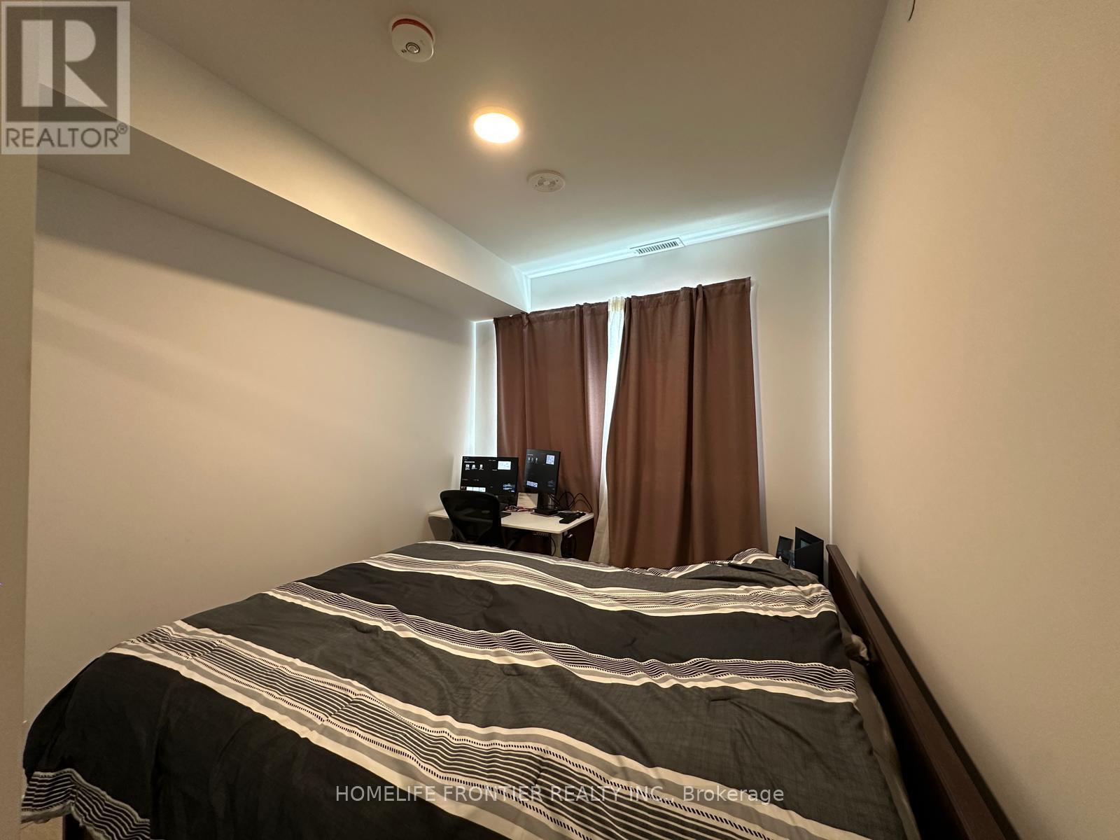 B802 - 50 Upper Mall Way, Vaughan (Brownridge), Ontario  L4J 0L7 - Photo 17 - N12383488