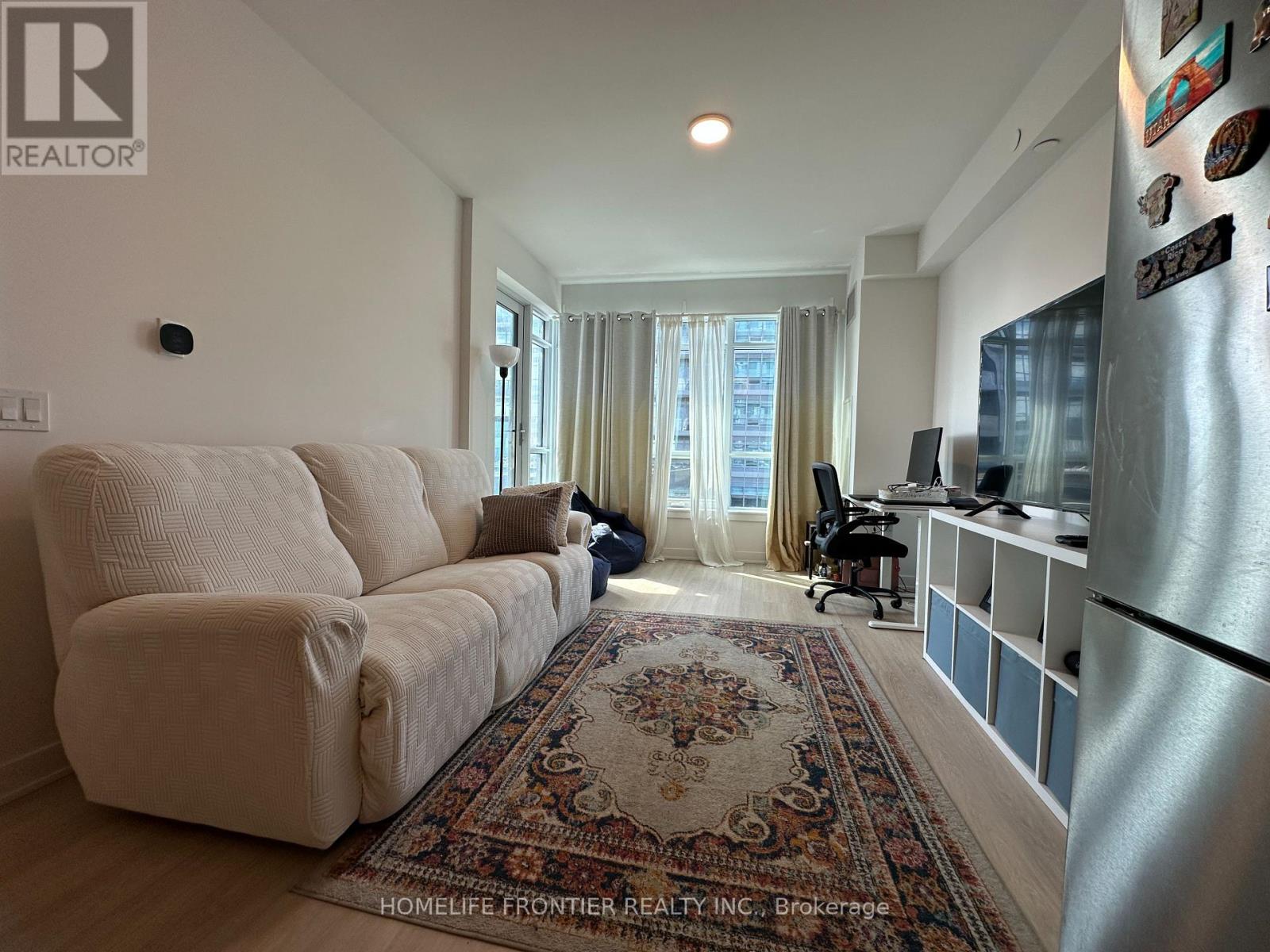 B802 - 50 Upper Mall Way, Vaughan (Brownridge), Ontario  L4J 0L7 - Photo 7 - N12383488