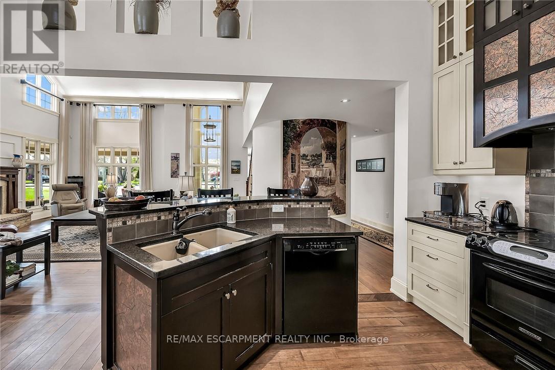 285 Hamilton Drive, Hamilton, Ontario  L9G 2A9 - Photo 14 - X12515162