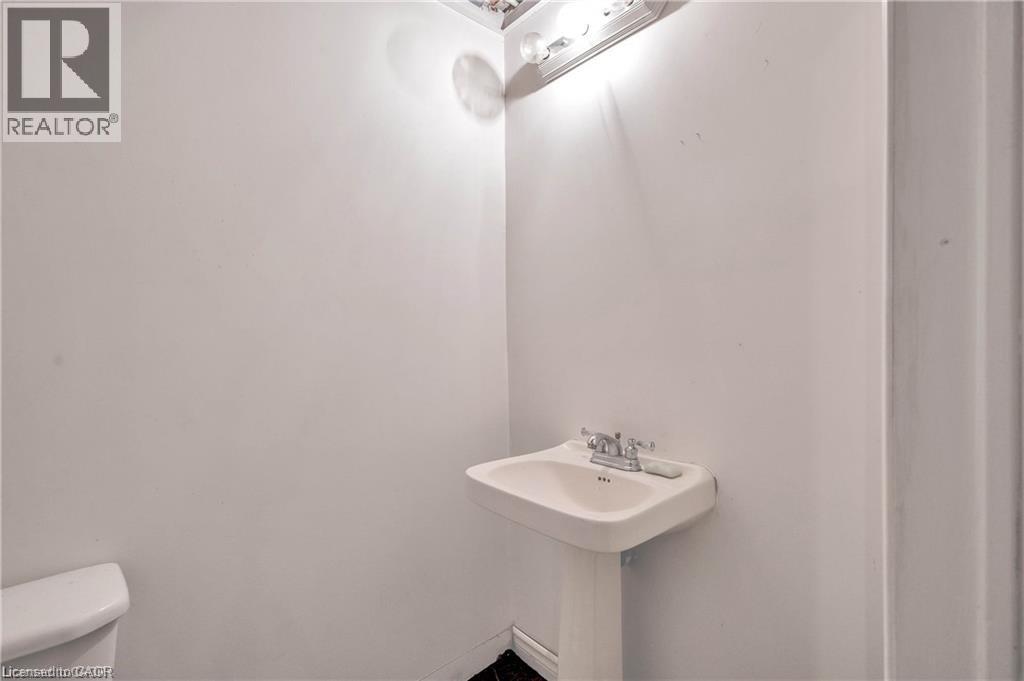 18 Kingston Crescent, Kitchener, Ontario  N2B 2T7 - Photo 27 - 40786944