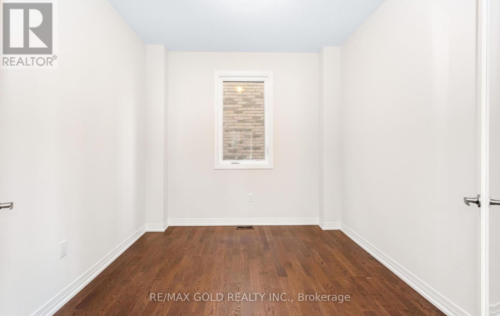 8 Boswell Drive, Brampton, Ontario  L6P 4R7 - Photo 11 - W12528242