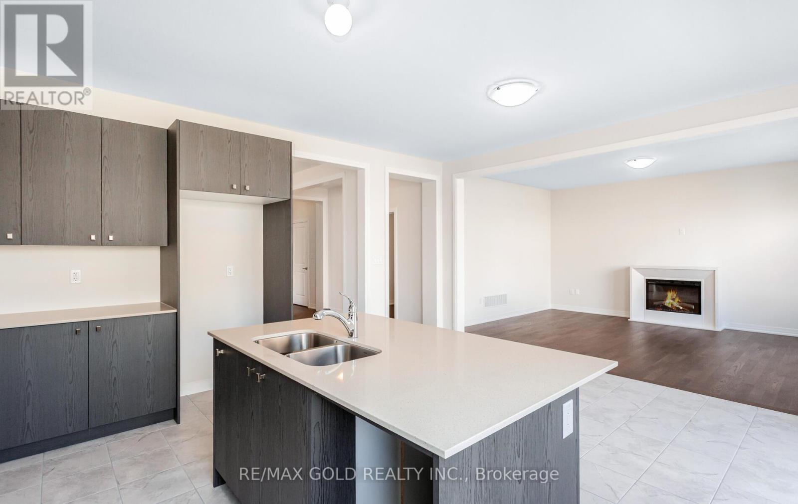 8 Boswell Drive, Brampton, Ontario  L6P 4R7 - Photo 21 - W12528242