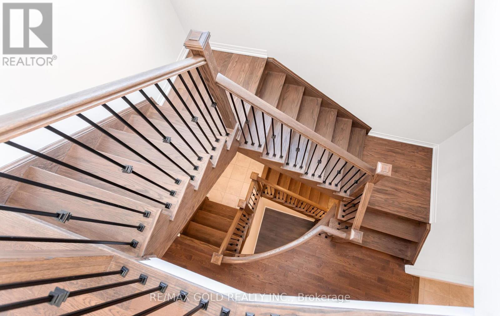 8 Boswell Drive, Brampton, Ontario  L6P 4R7 - Photo 25 - W12528242