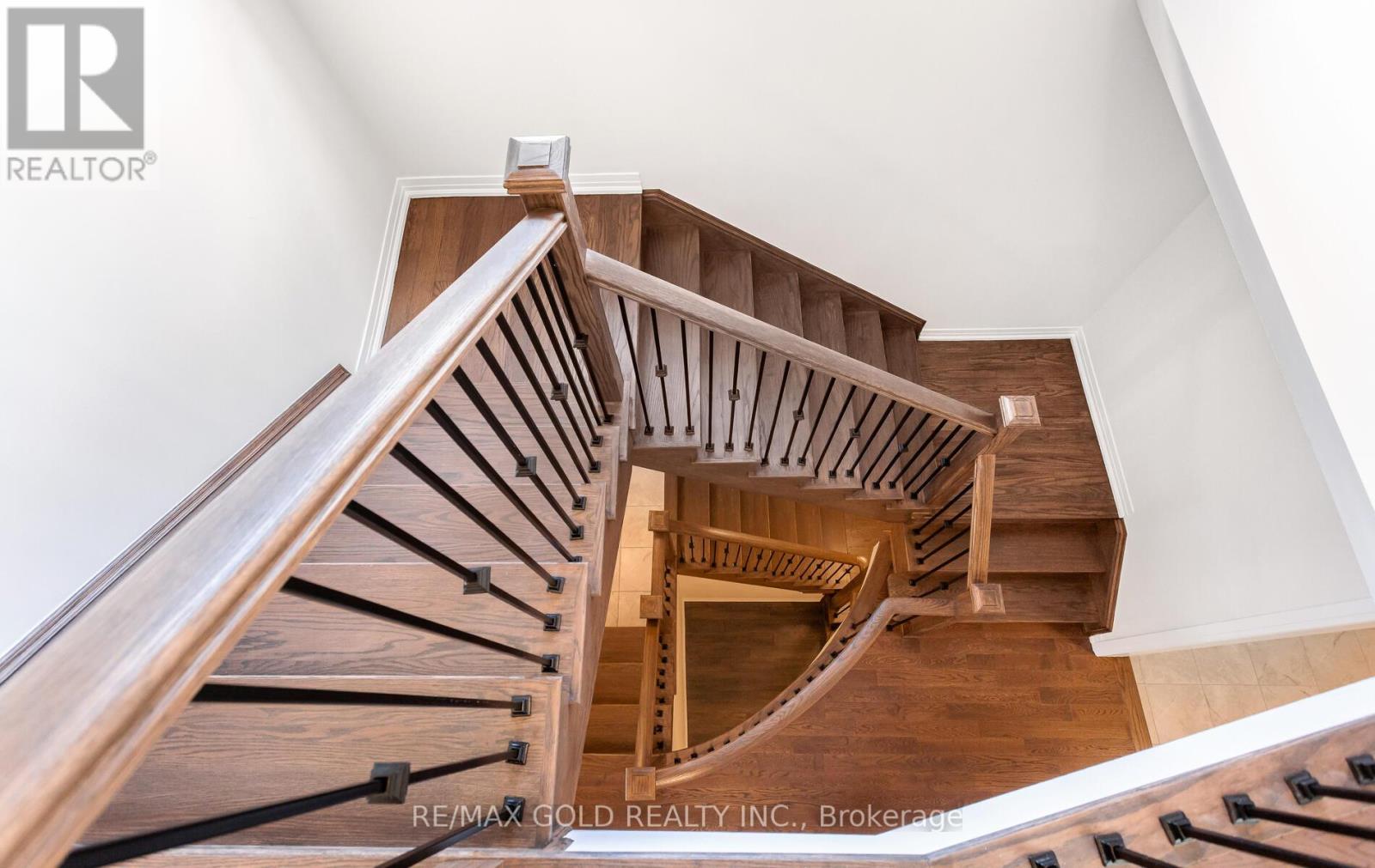 8 Boswell Drive, Brampton, Ontario  L6P 4R7 - Photo 26 - W12528242