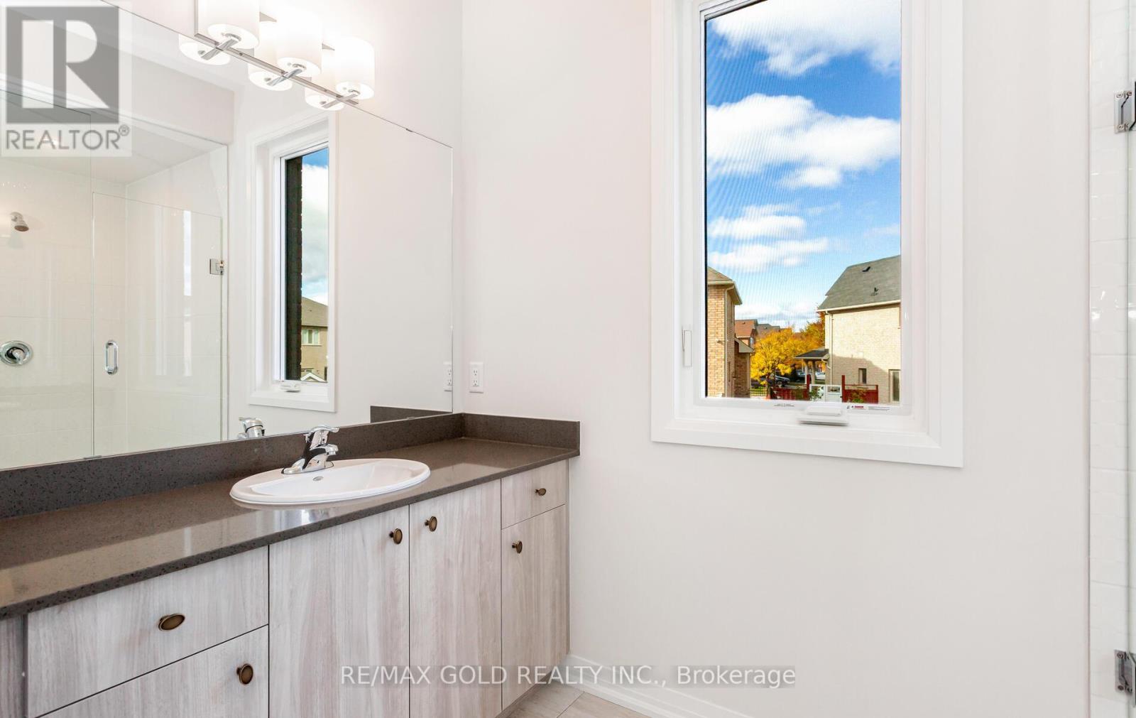 8 Boswell Drive, Brampton, Ontario  L6P 4R7 - Photo 32 - W12528242