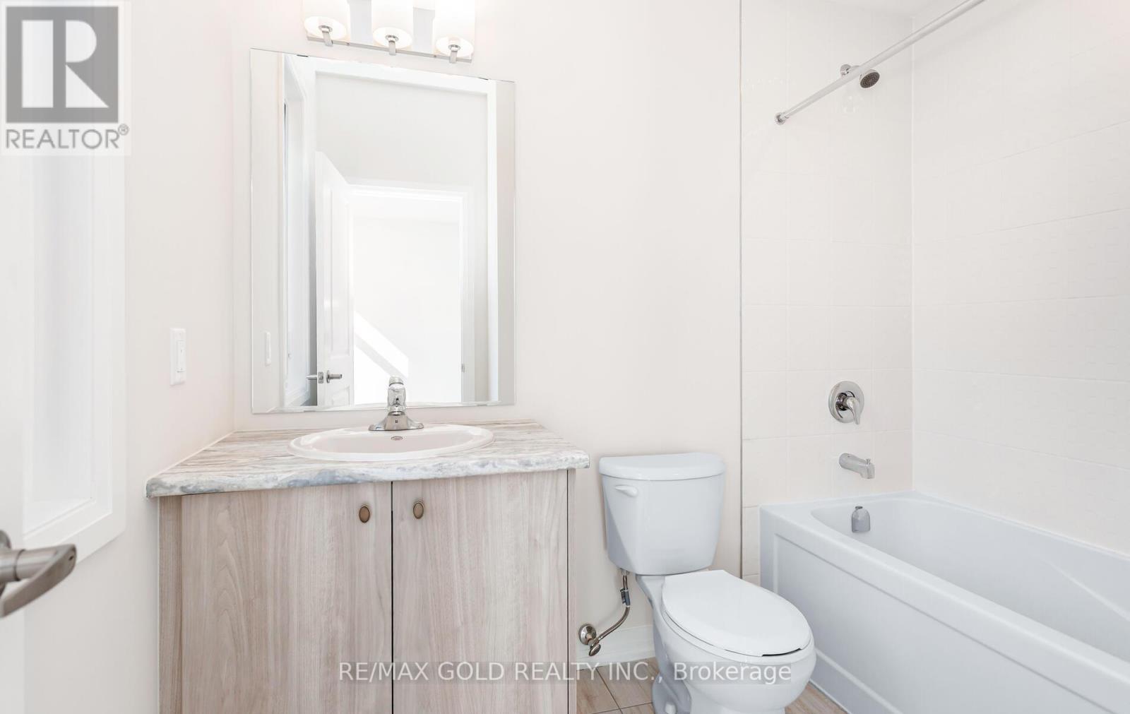 8 Boswell Drive, Brampton, Ontario  L6P 4R7 - Photo 35 - W12528242