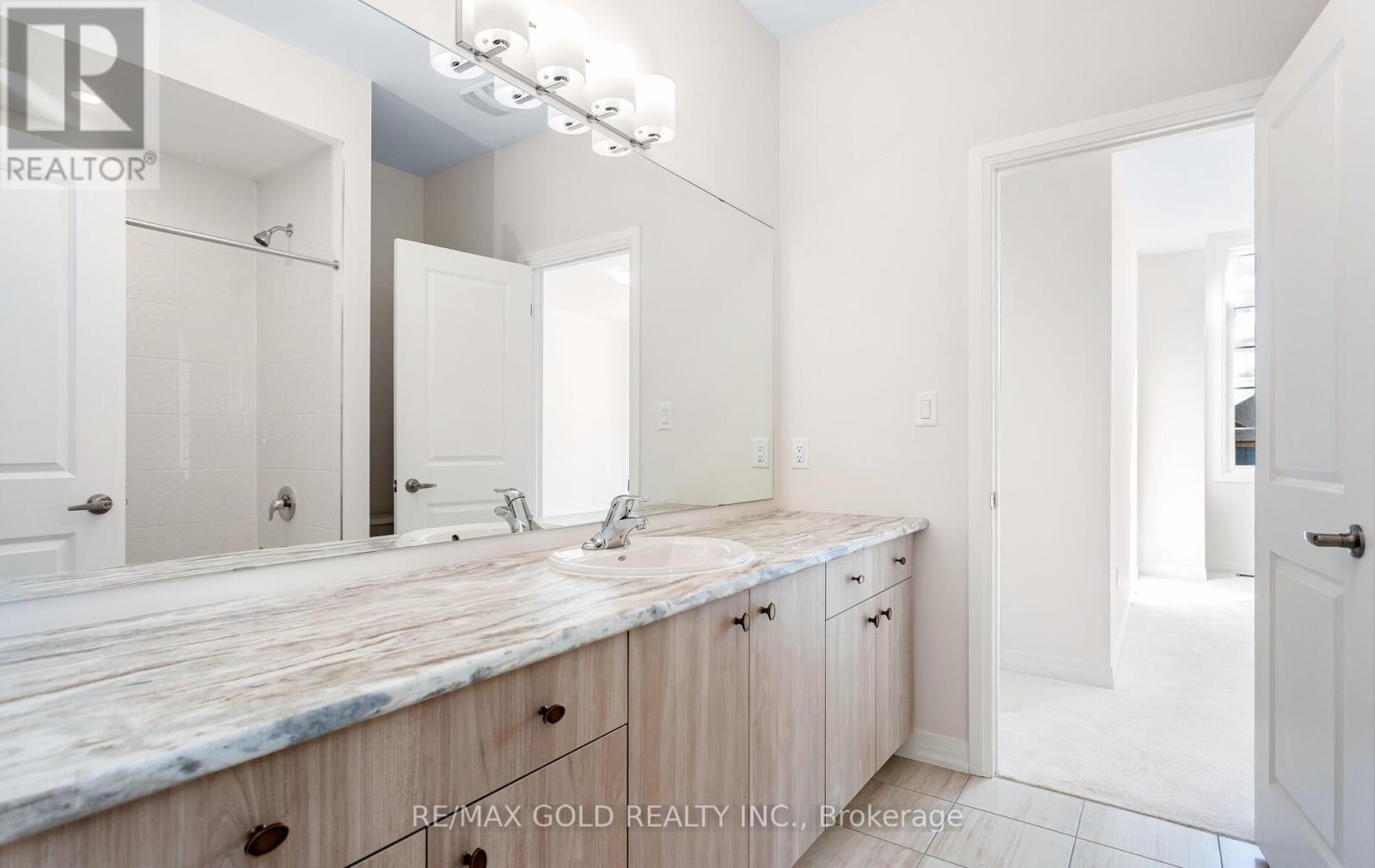 8 Boswell Drive, Brampton, Ontario  L6P 4R7 - Photo 40 - W12528242